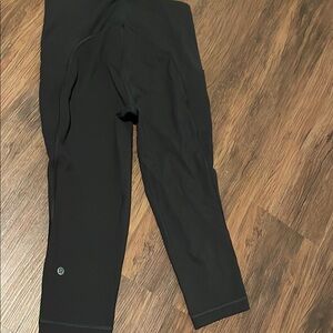 Black Cropped Lululemon legging